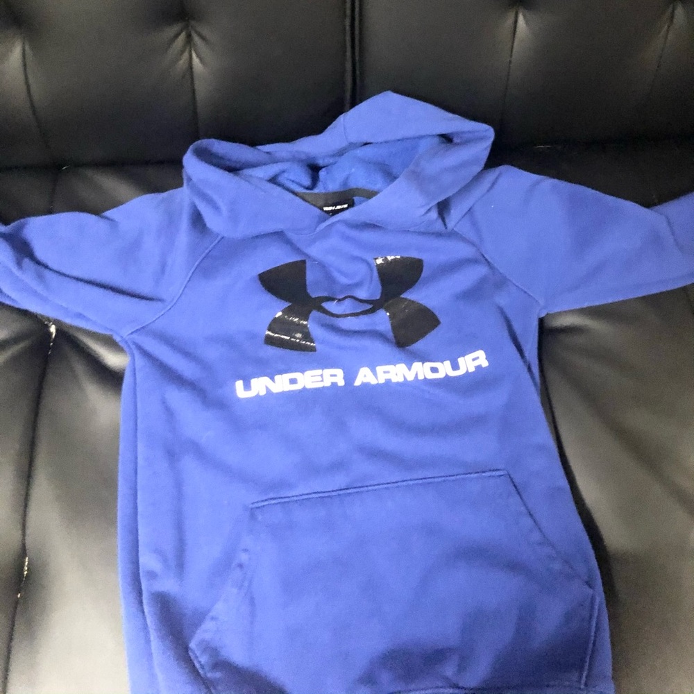 Boys used blue under armor pull on hoodie sz md